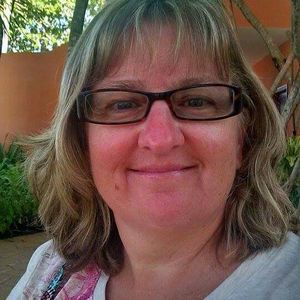 Meet your Posher, Dena